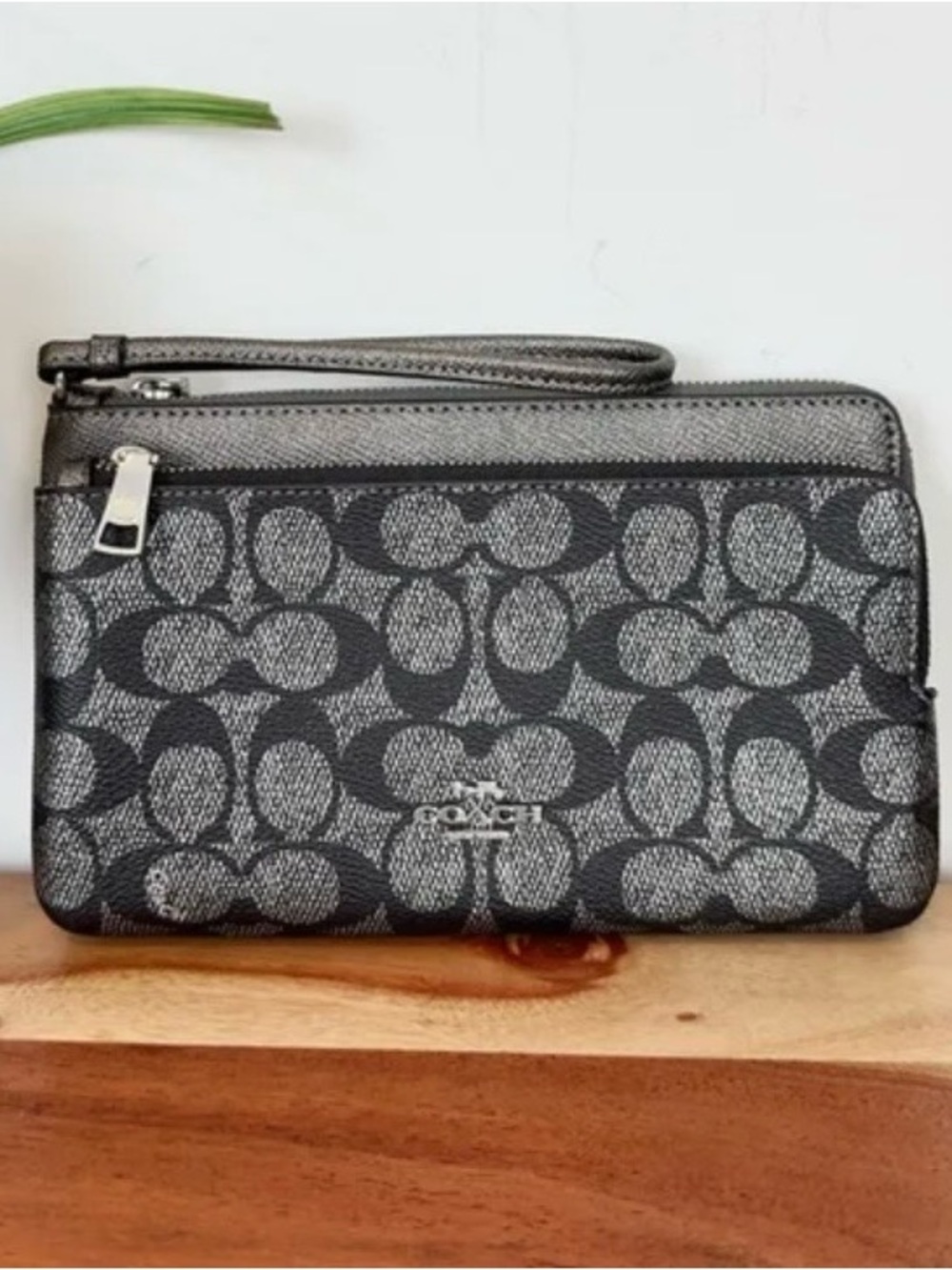 Coach Metallic Multi Signature double zip Wristlet CW968 - NWT $198 - Picture 16 of 16